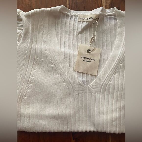 white blouse with short sleeves above the elbow, New from boutique - Picture 4 of 7